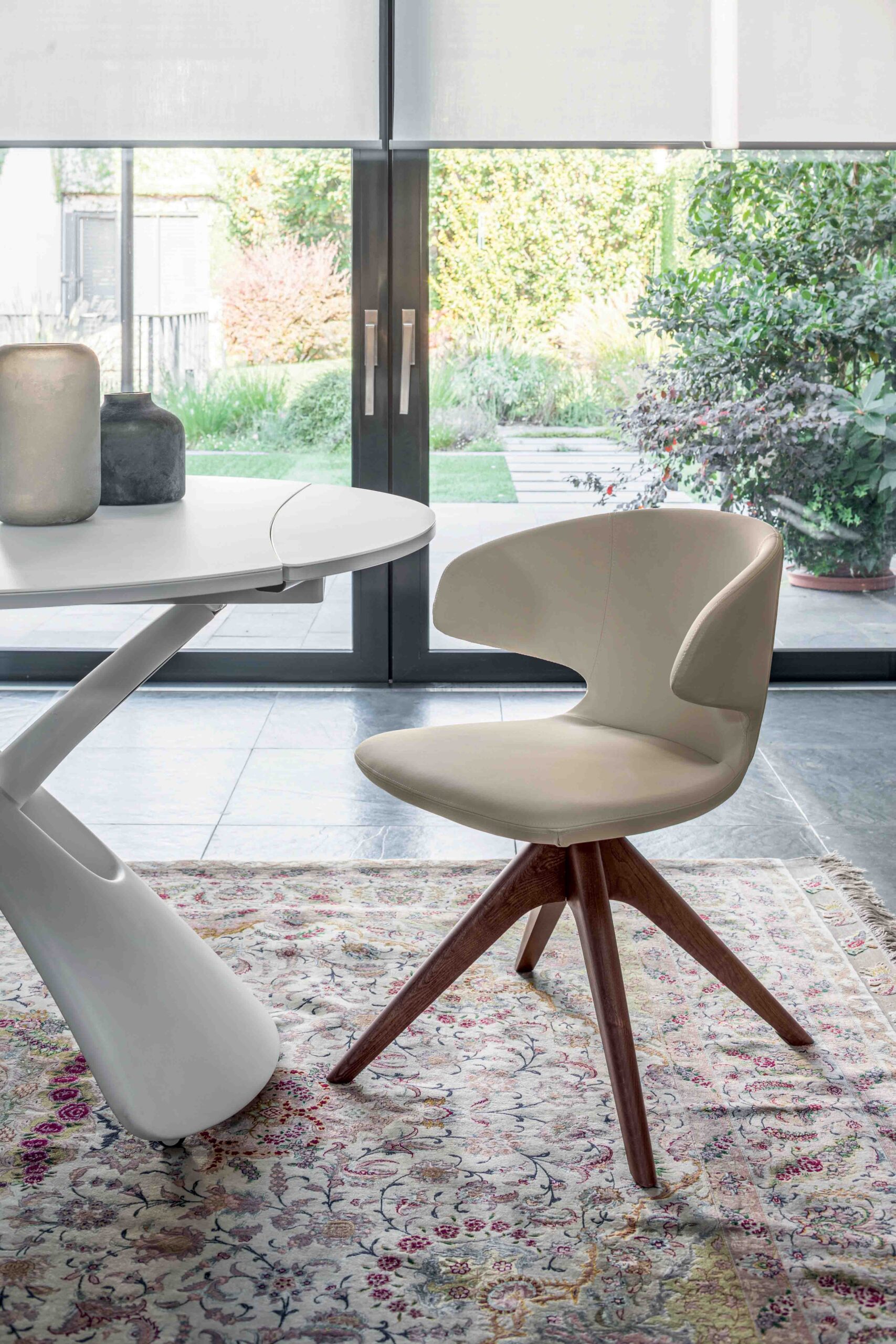 YOSHI-SWIVEL-WOOD-2-scaled